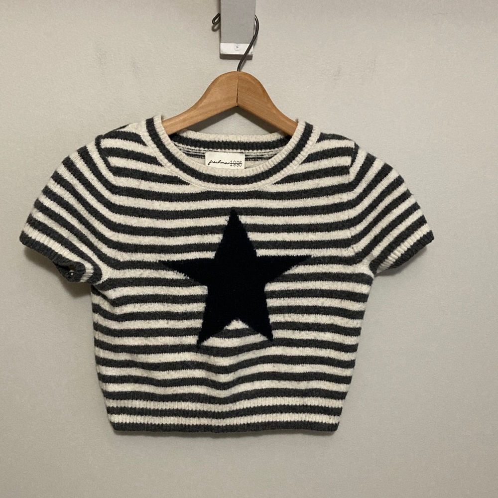 Freshman gray and White Striped Sweater with star, Size XS, cropped short sleeve